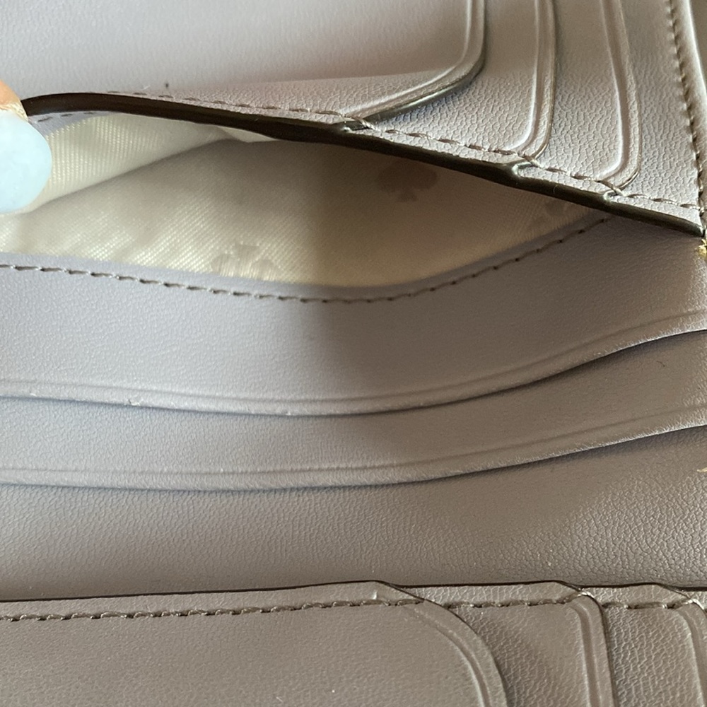 Kate Spade ♠️ Wallet - Picture 11 of 12